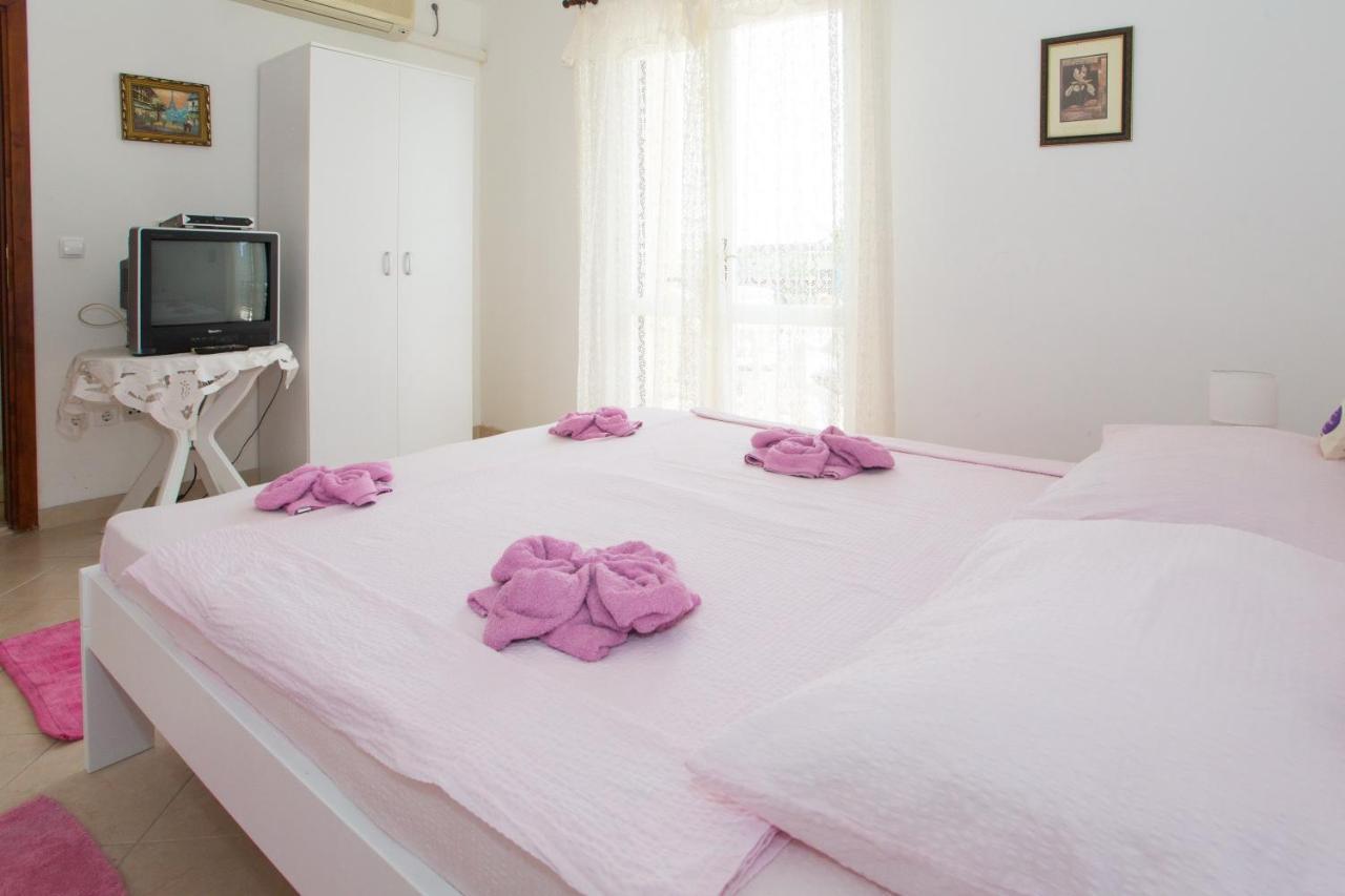 Apartments Mihic Макарска Екстериор снимка