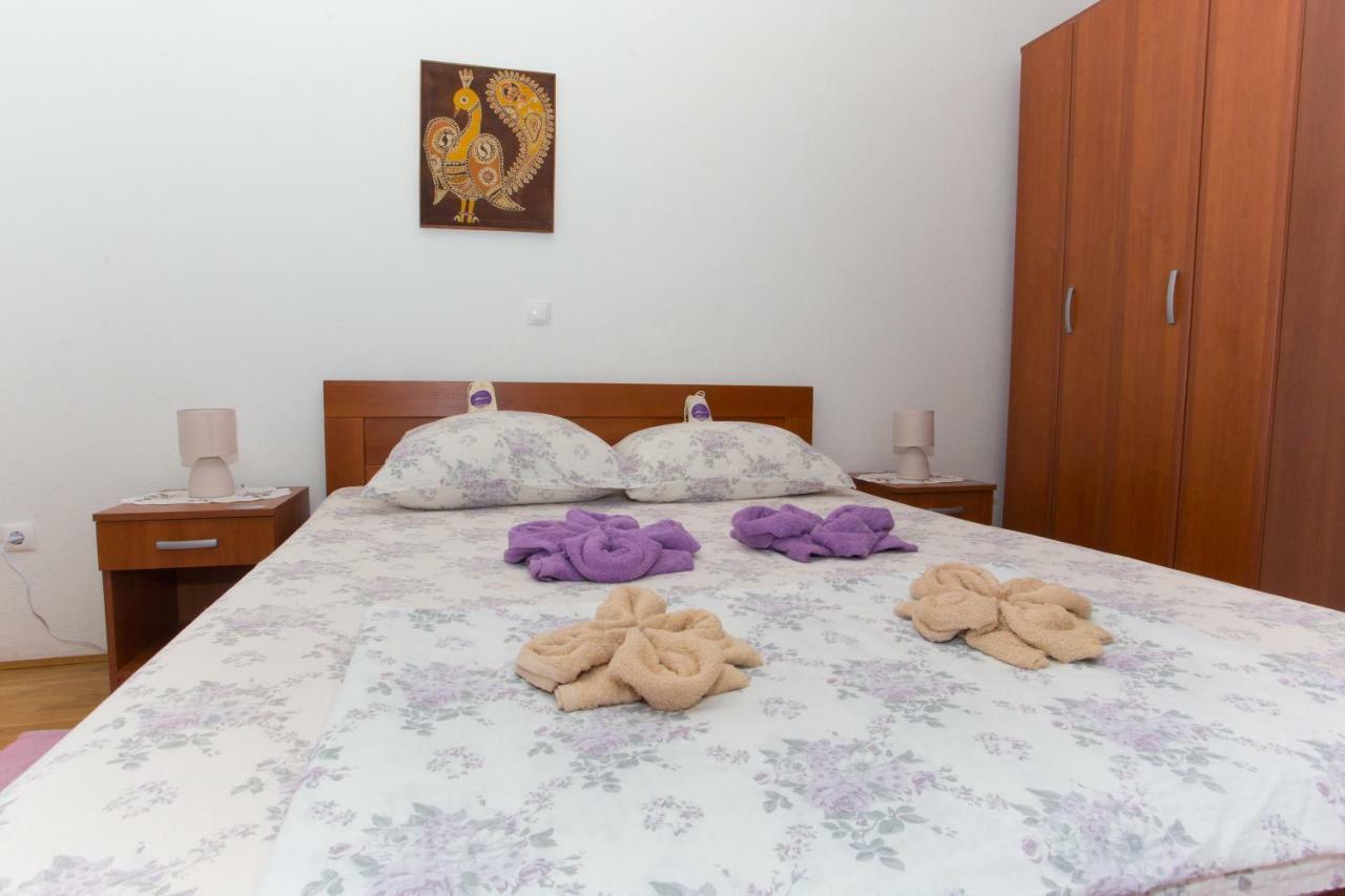 Apartments Mihic Макарска Екстериор снимка