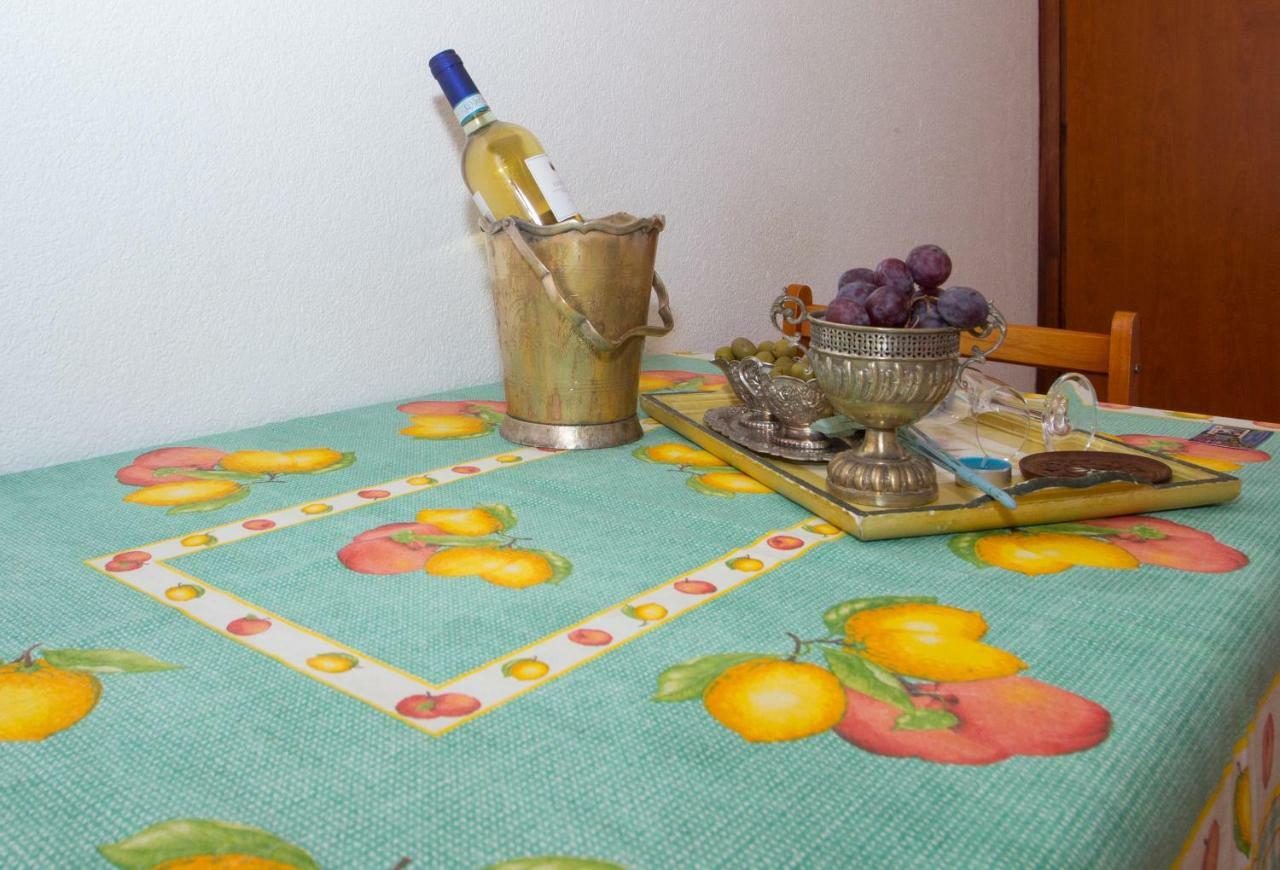 Apartments Mihic Макарска Екстериор снимка