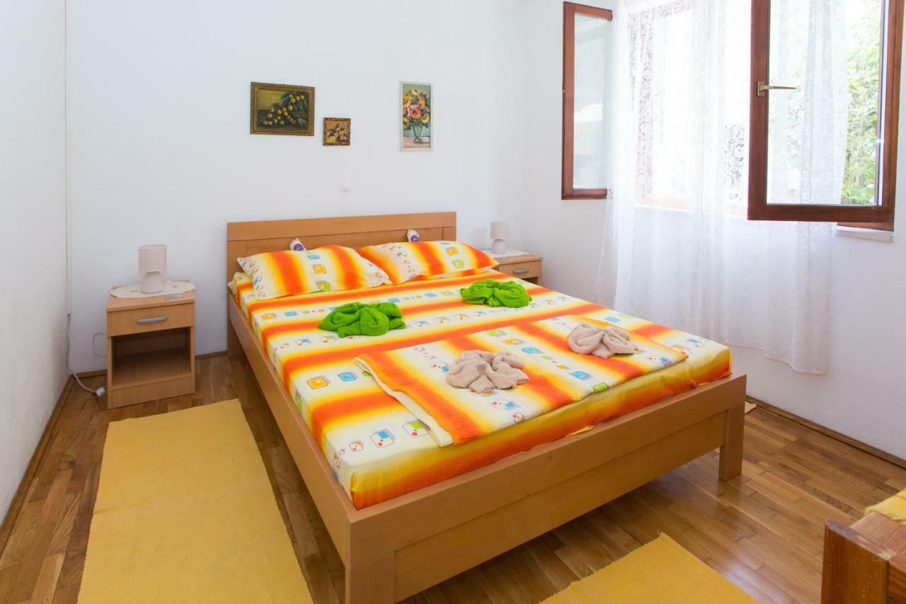 Apartments Mihic Макарска Екстериор снимка
