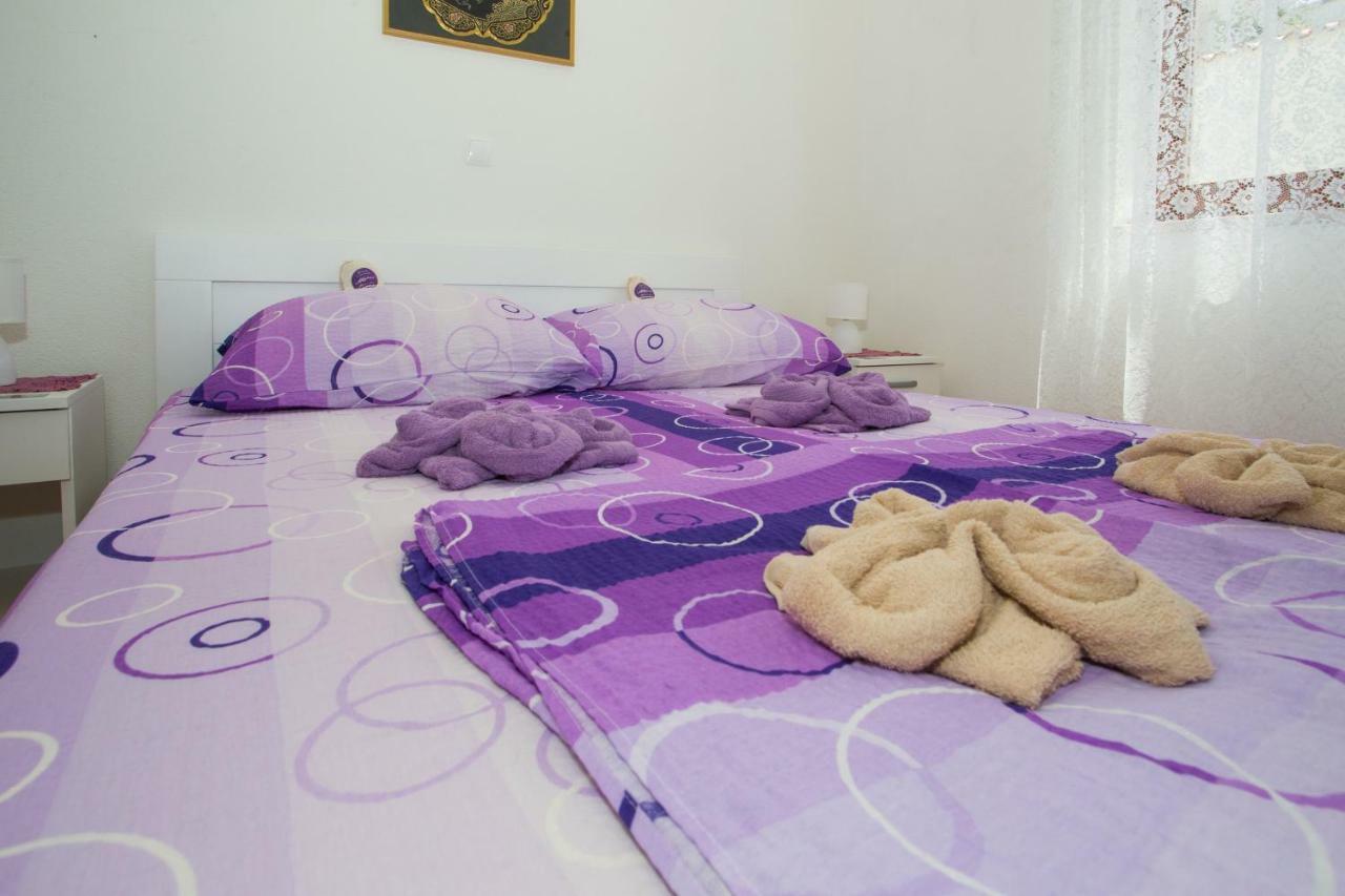 Apartments Mihic Макарска Екстериор снимка