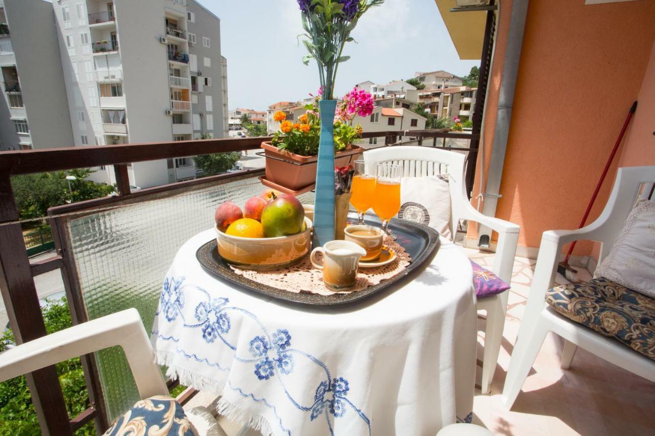 Apartments Mihic Макарска Екстериор снимка