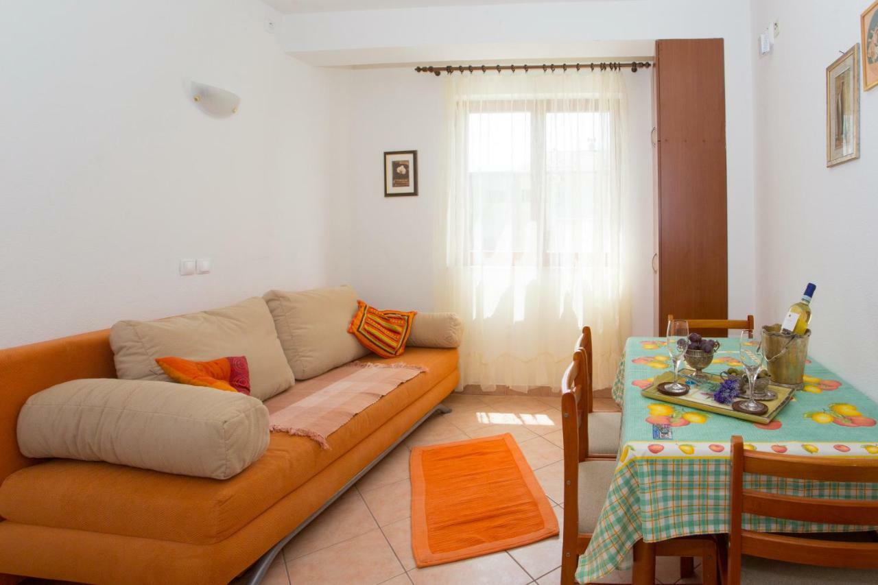 Apartments Mihic Макарска Екстериор снимка
