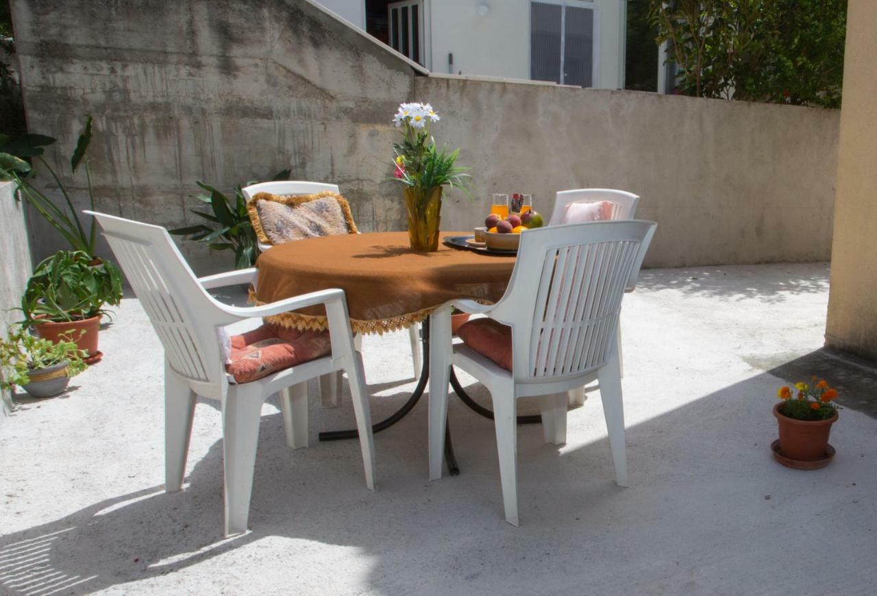 Apartments Mihic Макарска Екстериор снимка