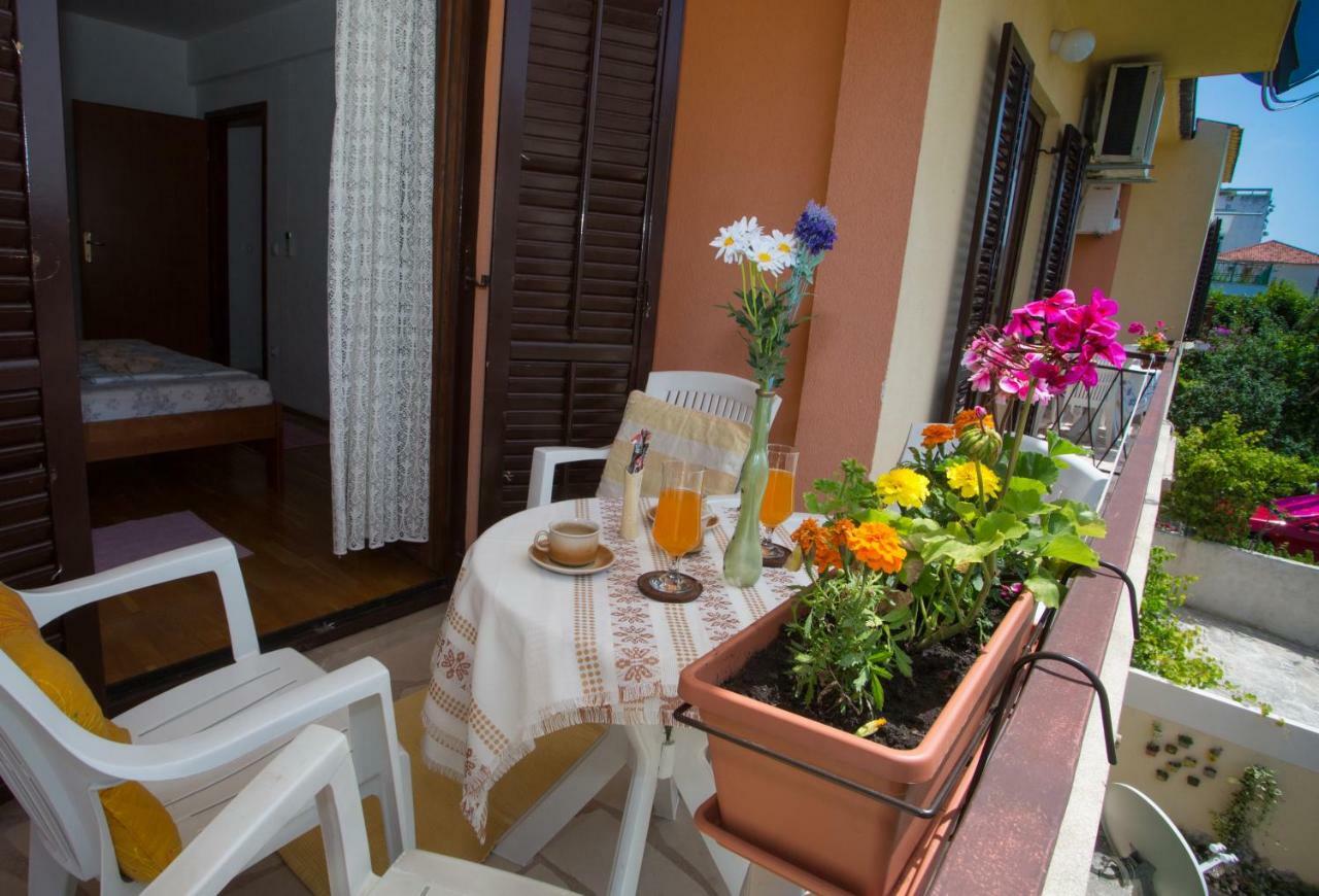 Apartments Mihic Макарска Екстериор снимка