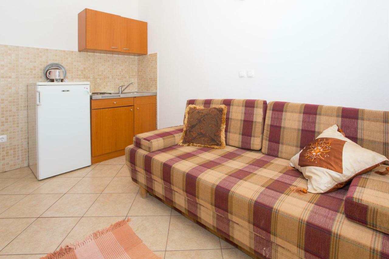 Apartments Mihic Макарска Екстериор снимка