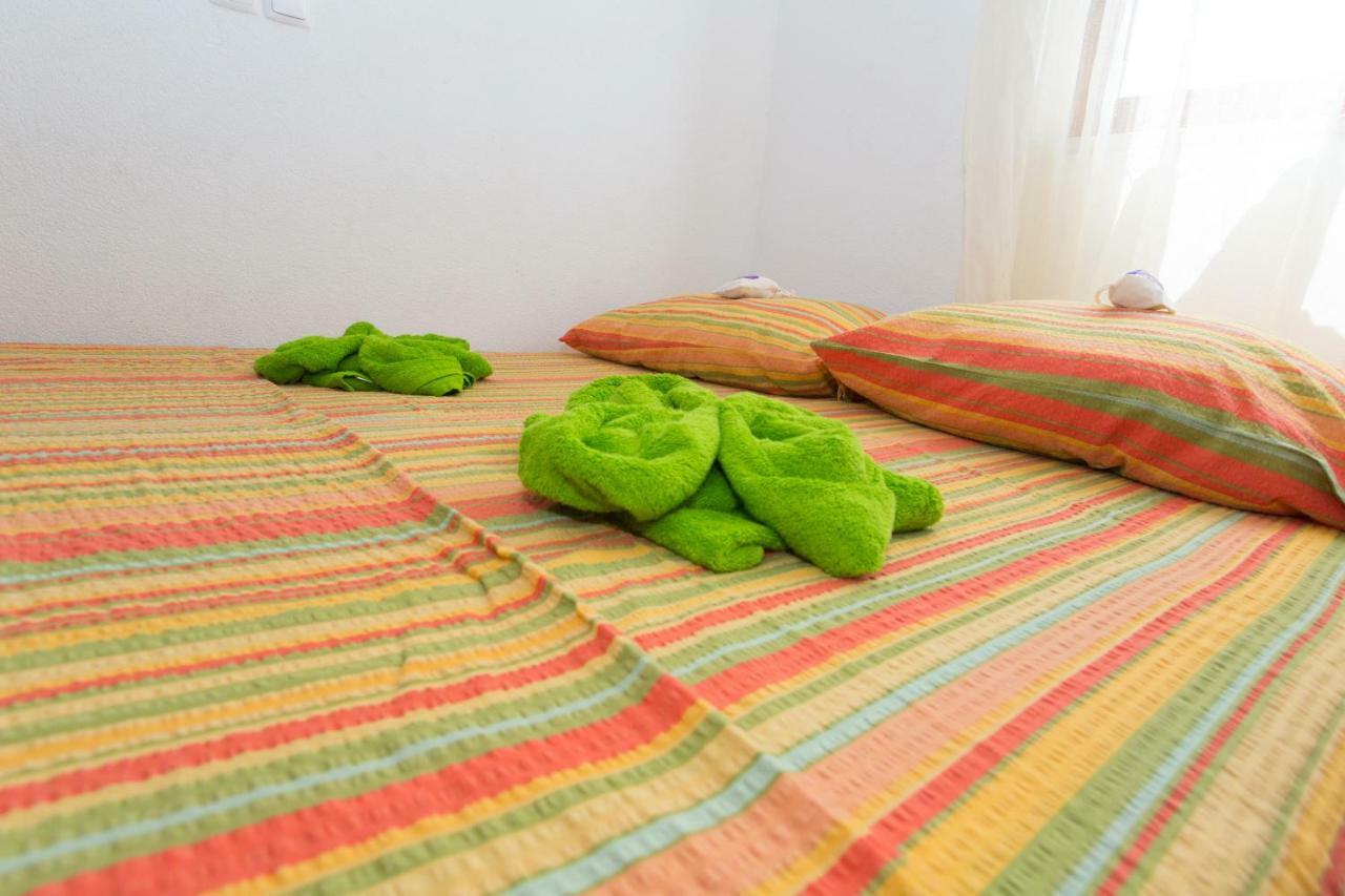 Apartments Mihic Макарска Екстериор снимка