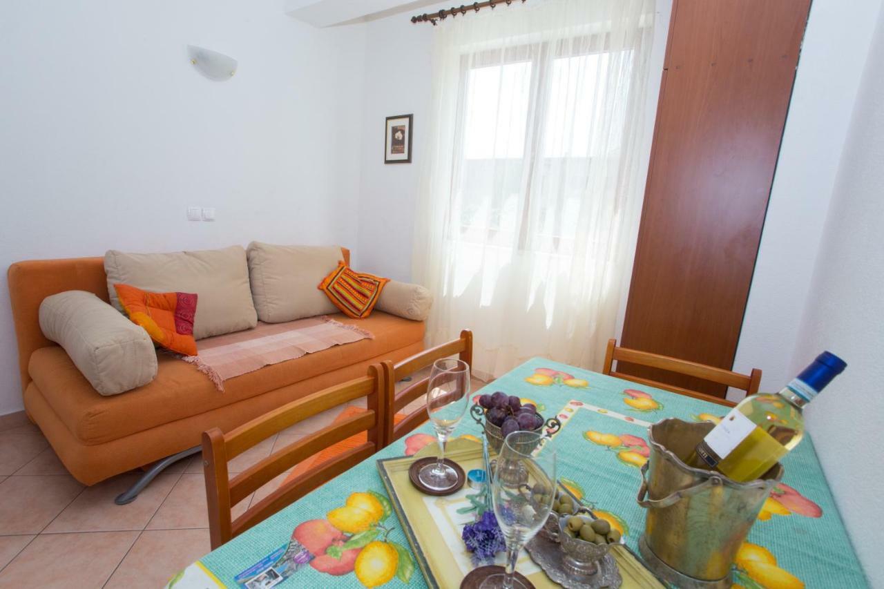 Apartments Mihic Макарска Екстериор снимка