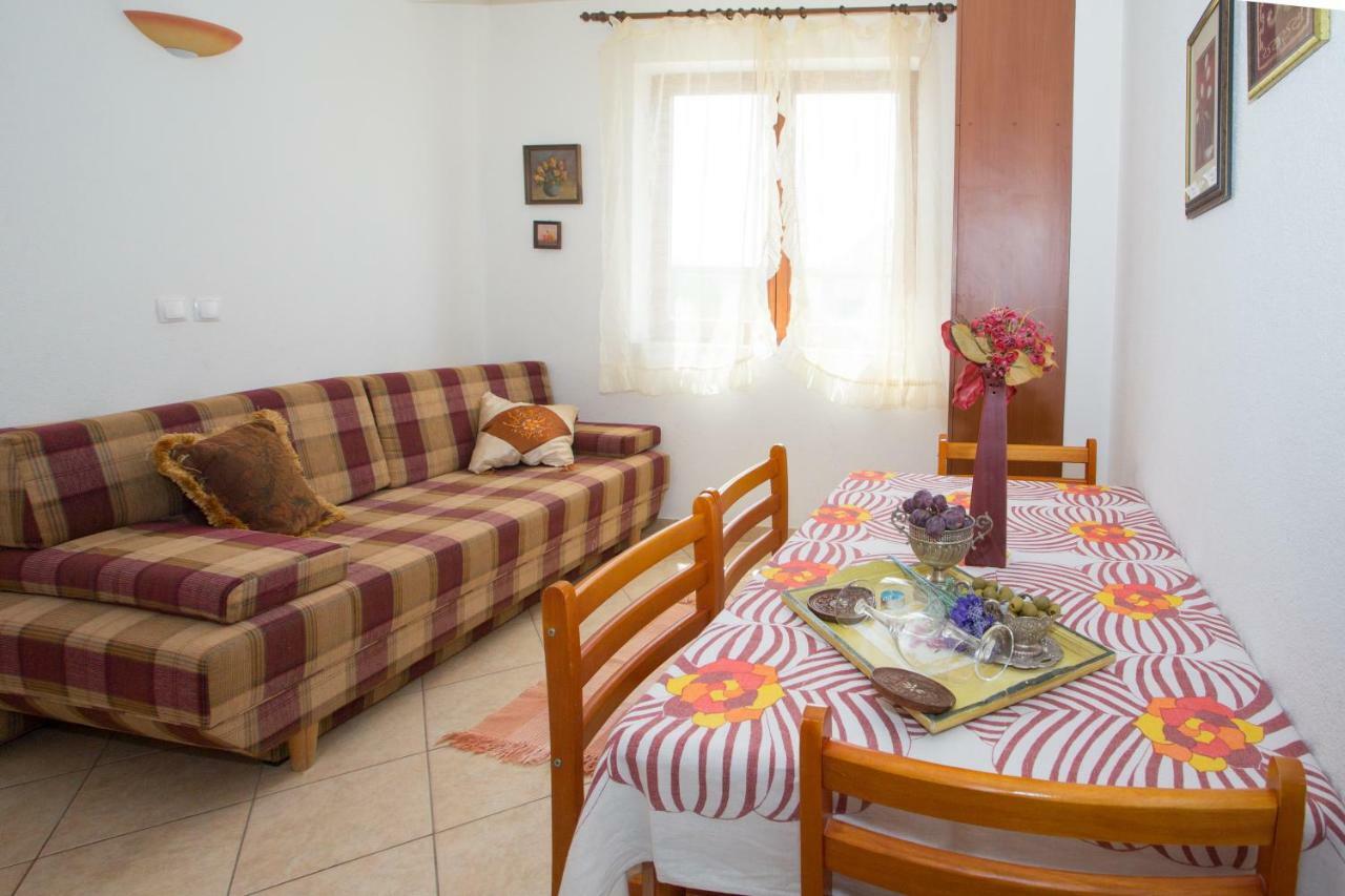 Apartments Mihic Макарска Екстериор снимка