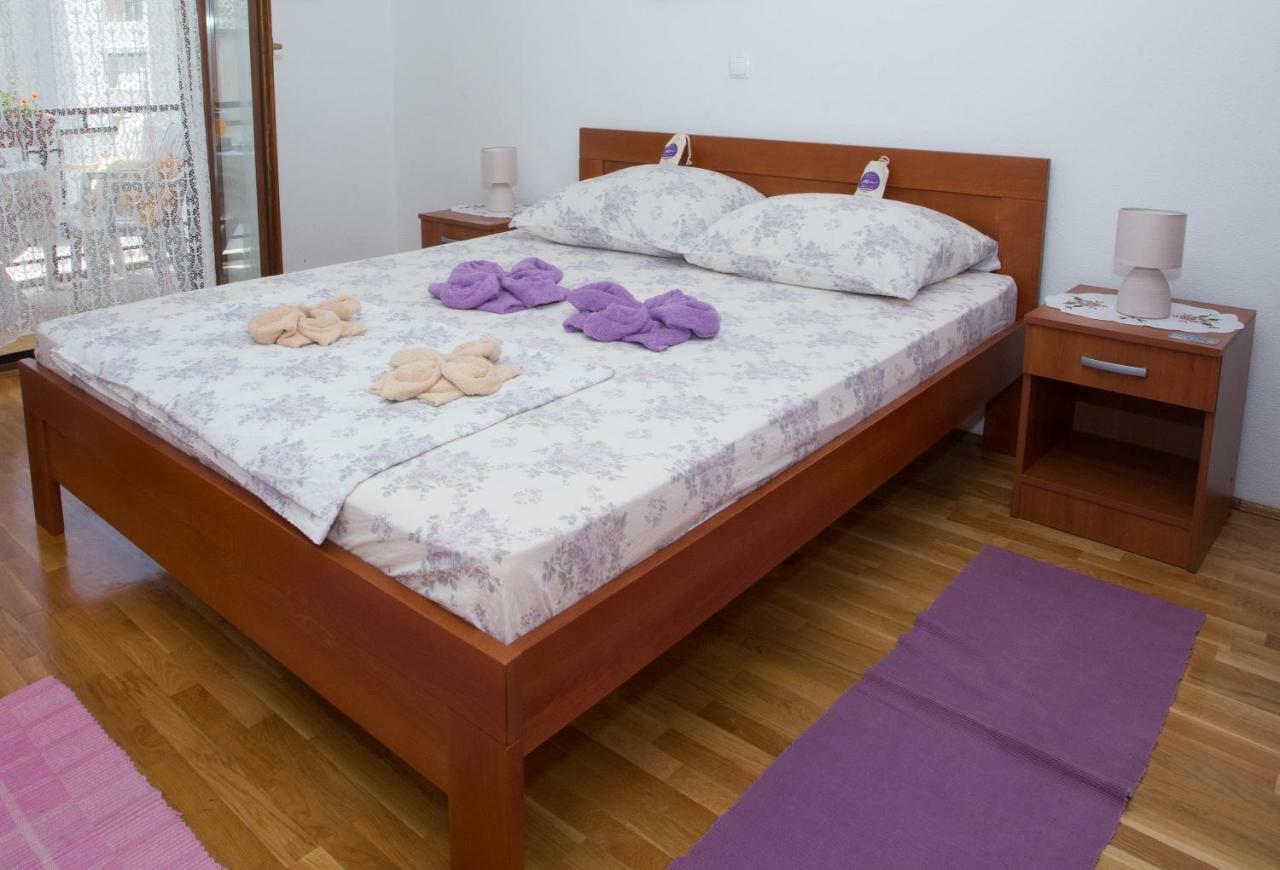 Apartments Mihic Макарска Екстериор снимка