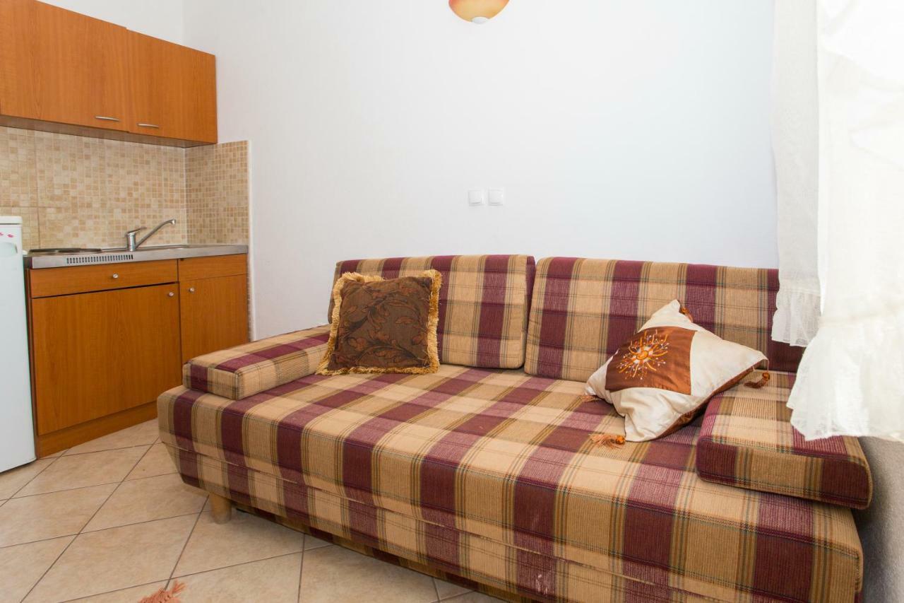 Apartments Mihic Макарска Екстериор снимка