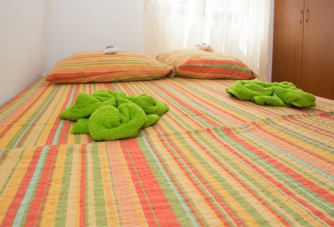 Apartments Mihic Макарска Екстериор снимка