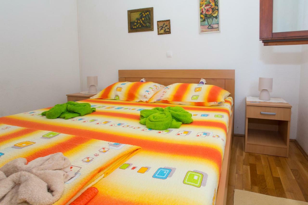 Apartments Mihic Макарска Екстериор снимка